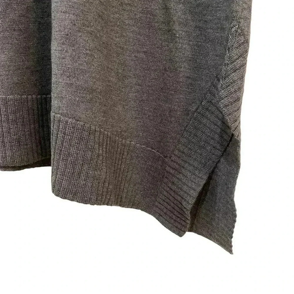 Eileen Fisher Grey Tunic Sweater Small Merino Wool Asymmetrical Hem V-Neck - Picture 7 of 11